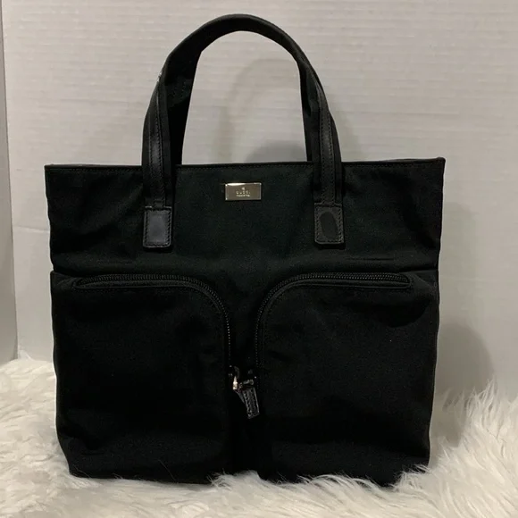 GUCCI  Black Hand Bag 2 zip Front Pockets Magnetic Top Closure - Picture 13 of 13